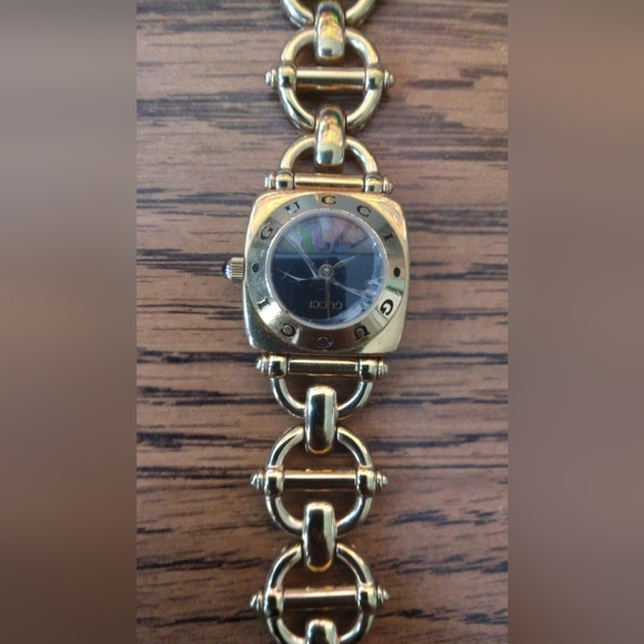 Gucci 6400L women's watch read description - Picture 6 of 9